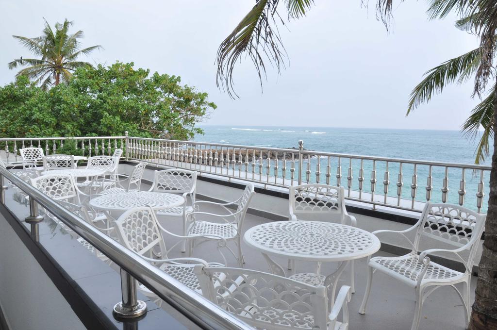 Goviyapana Beach Hotel Ahangama Quarto foto